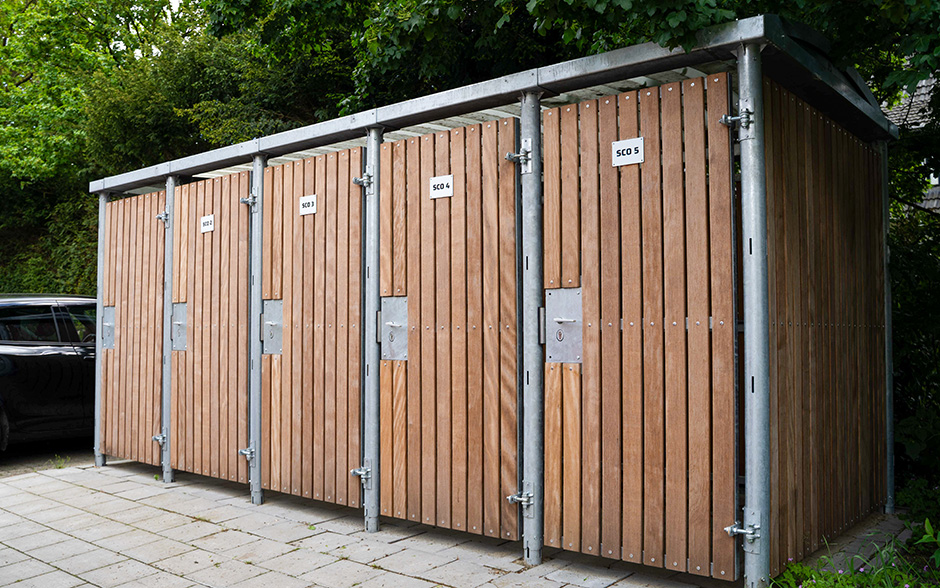 Abris et parkings bois pour scooters électriques