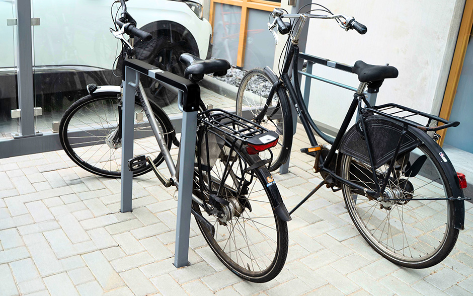 Appui-vélo Kontur en acier