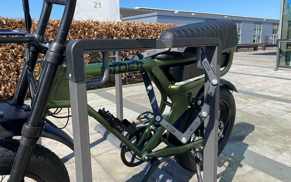 Appui-vélo Kontur en acier