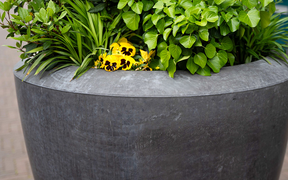 Etna Cascara jardinière béton
