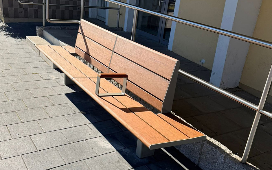 Calidum Light banc simple face avec dossier bambou