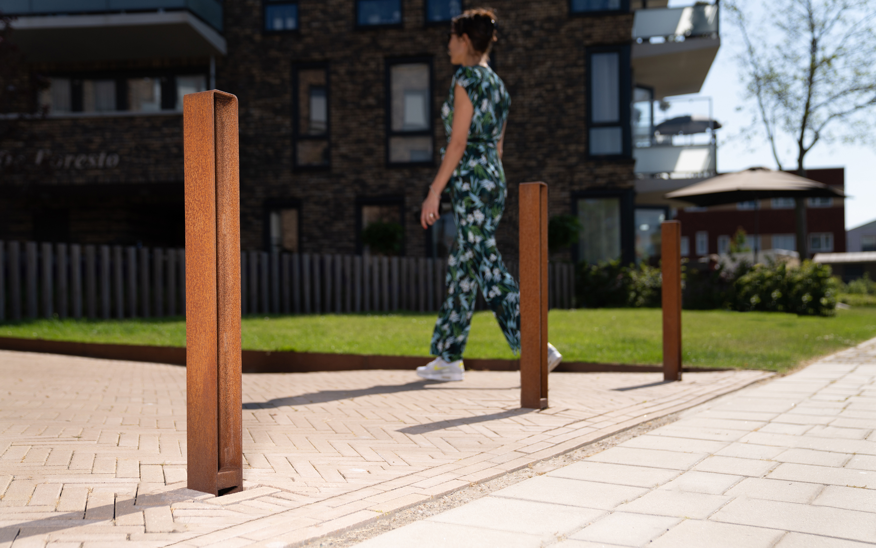 Bollards et potelets de délimitation