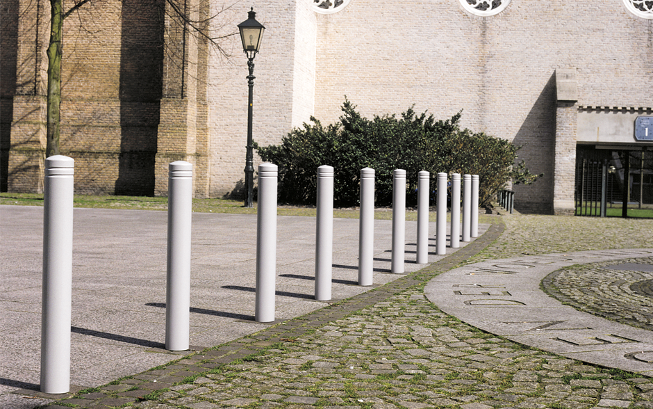 Bollards et potelets de délimitation