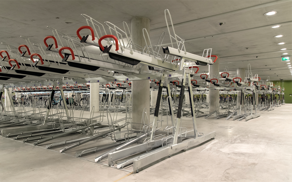 VelopA-Up Rack double-étage avec points de recharge